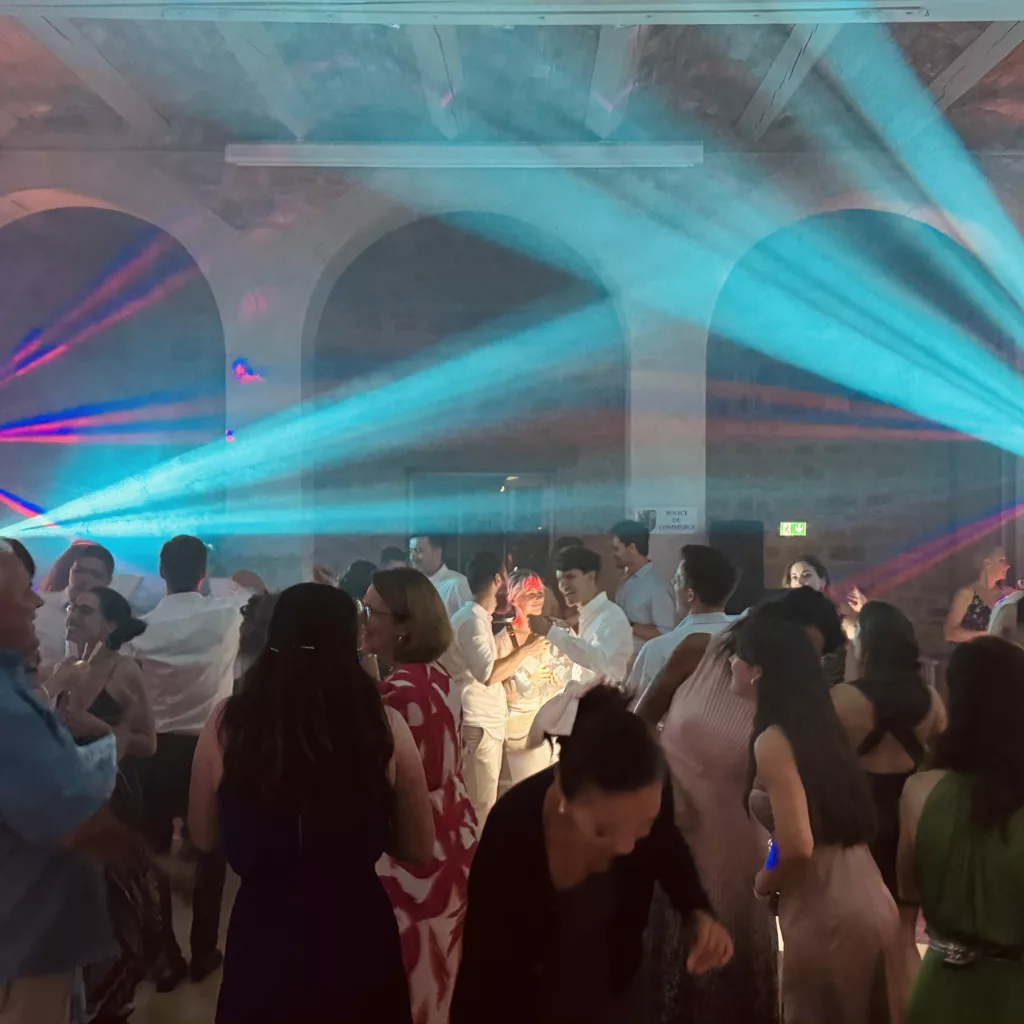 Éclairage d’ambiance pour mariage à Lyon –Voltez prestataire